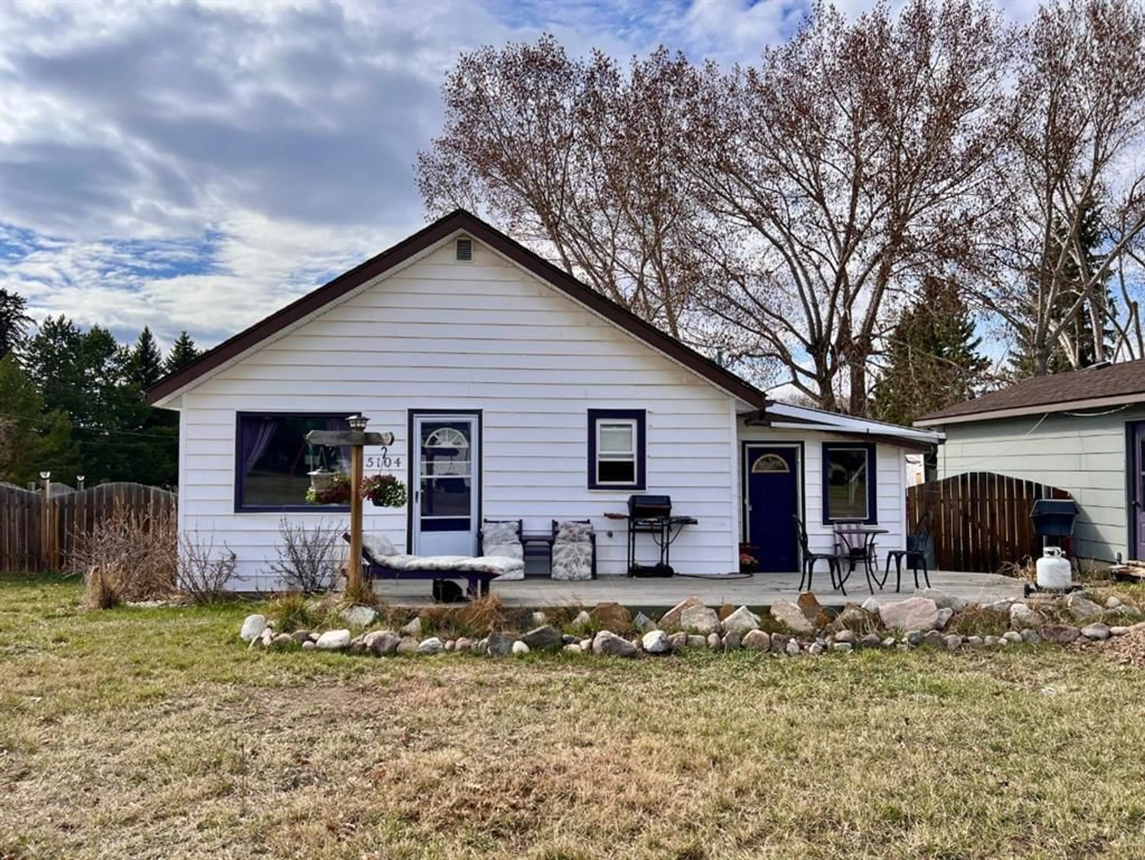 Frontside or backside of a home for 5104 51 St, Edgerton Alberta T0B 1K0