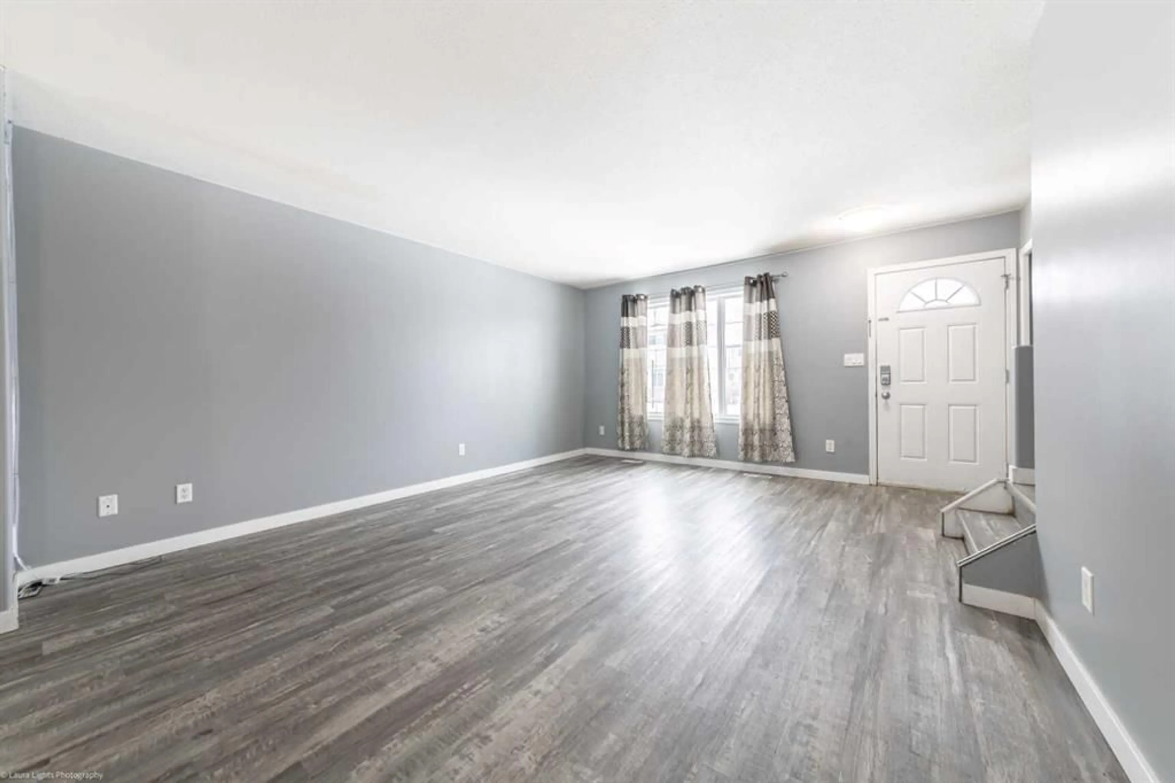A pic of a room for 4701 47 Ave #105, Lloydminster Saskatchewan S9V 0T9