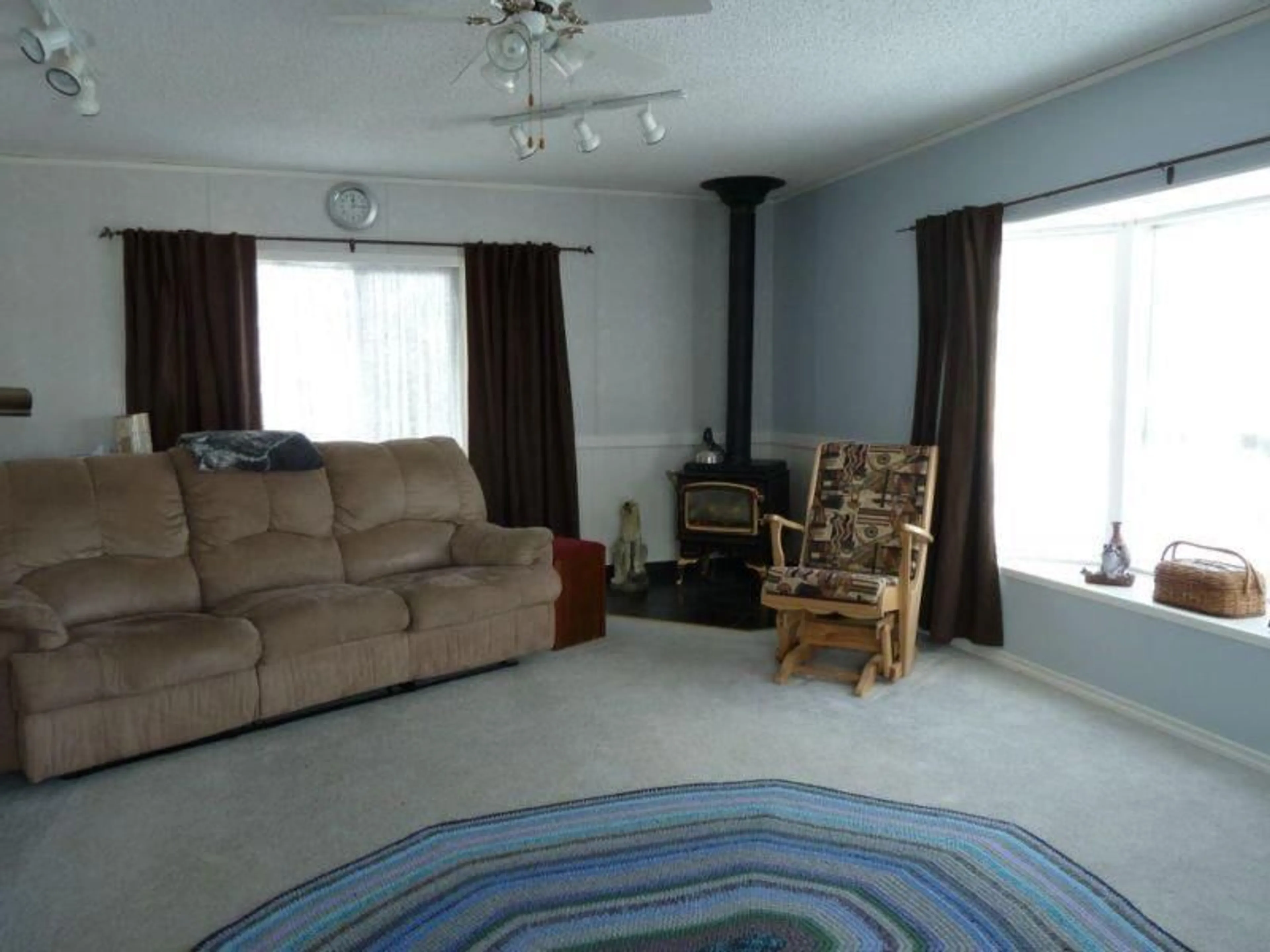 Living room for 10017 101 St, Nampa Alberta T0H 2R0