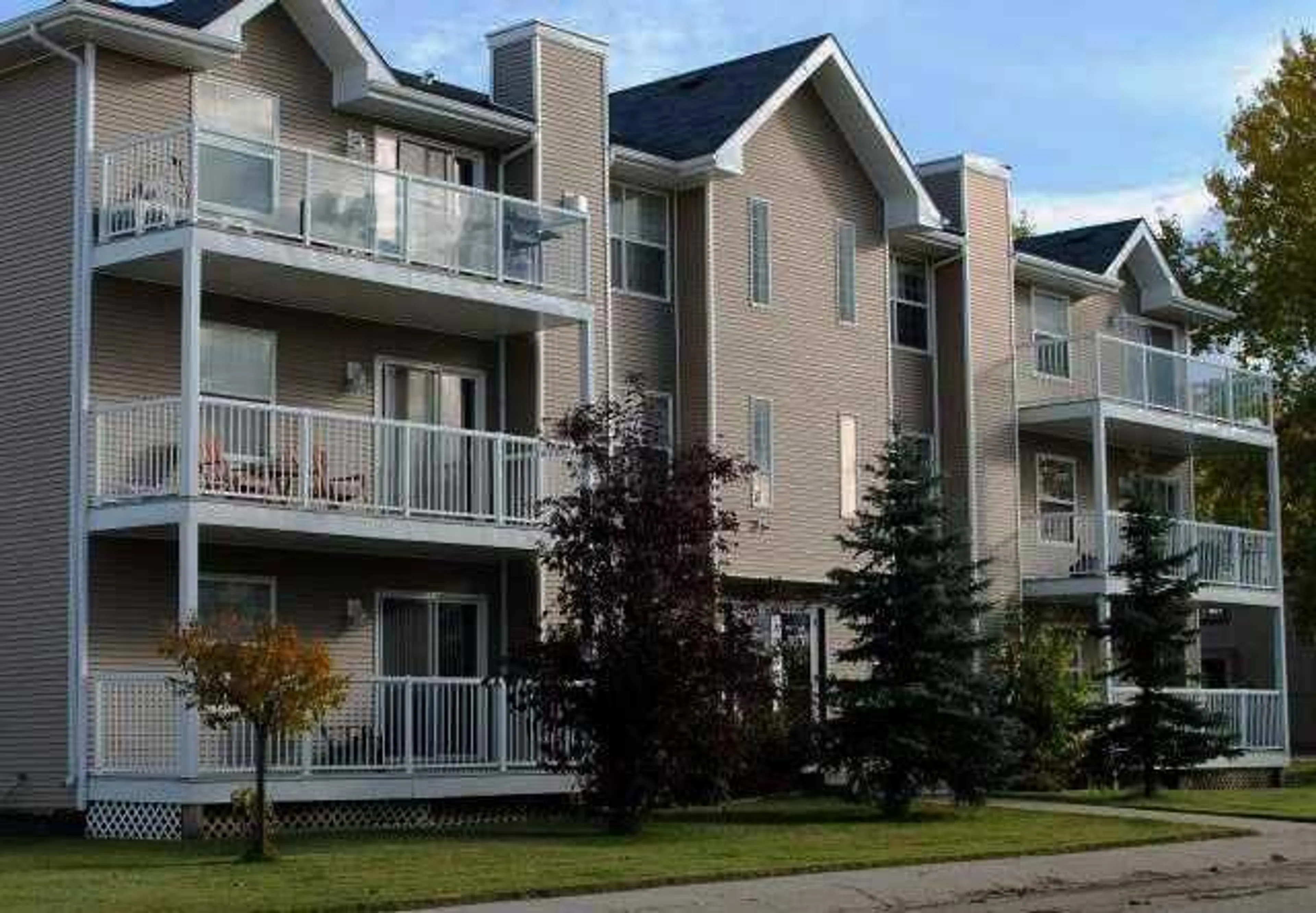 A pic from exterior of the house or condo for 501 3 St #103, Fox Creek Alberta T0H 1P0