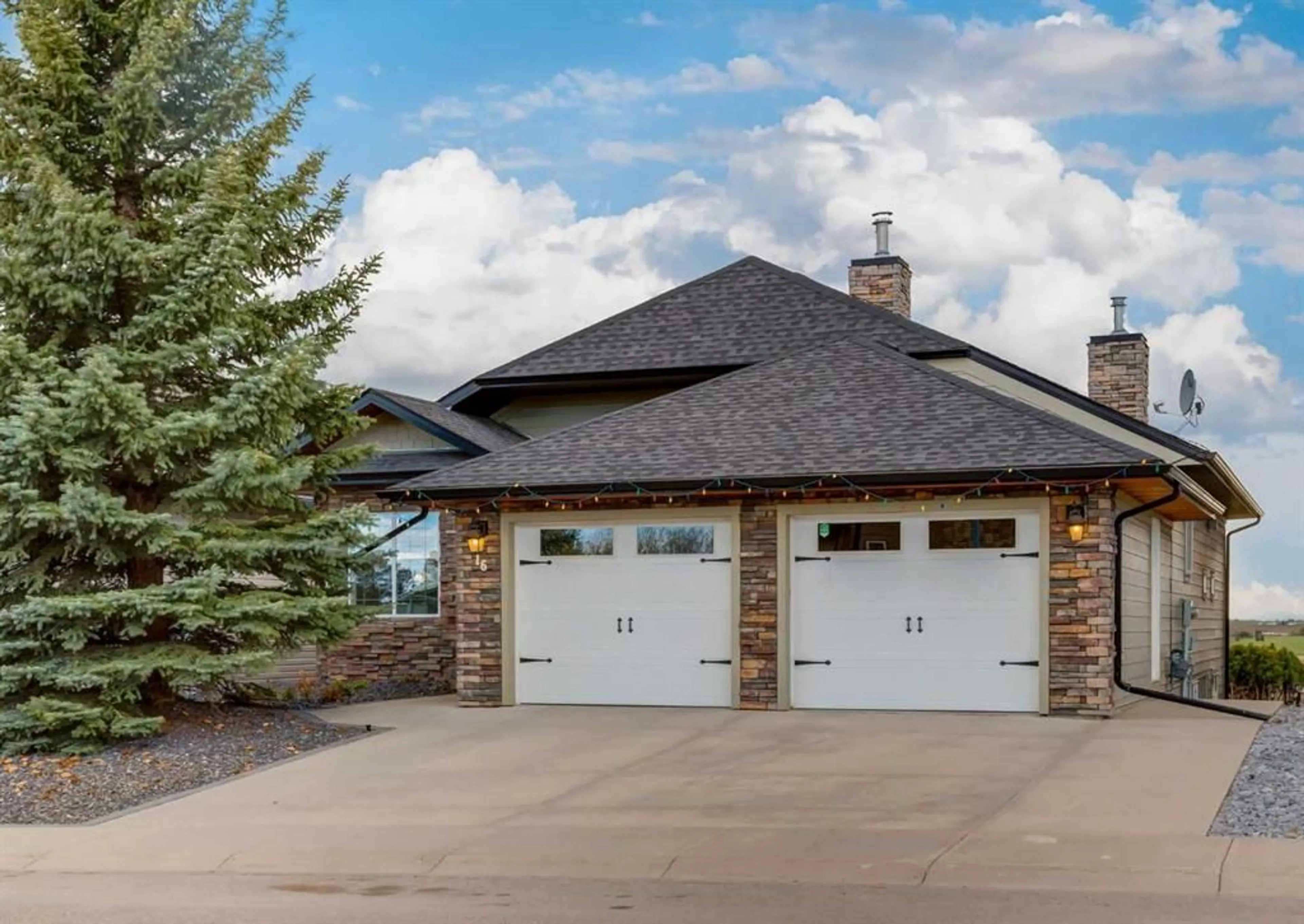 Frontside or backside of a home for 16 Hillcrest Blvd, Strathmore Alberta T1P 1X1