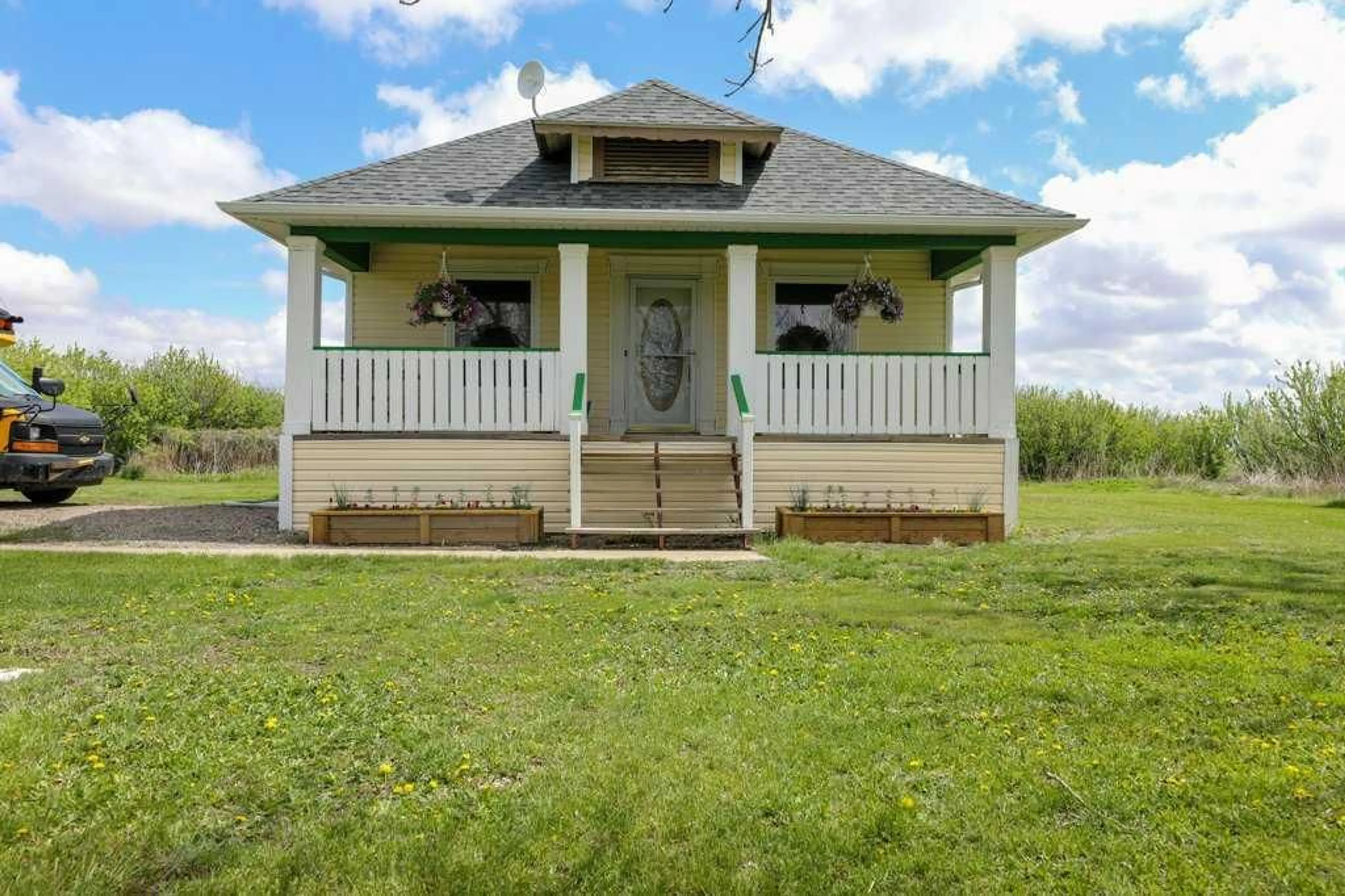 Frontside or backside of a home for 165041, Rural Warner No. 5, County of Alberta T0K2L0