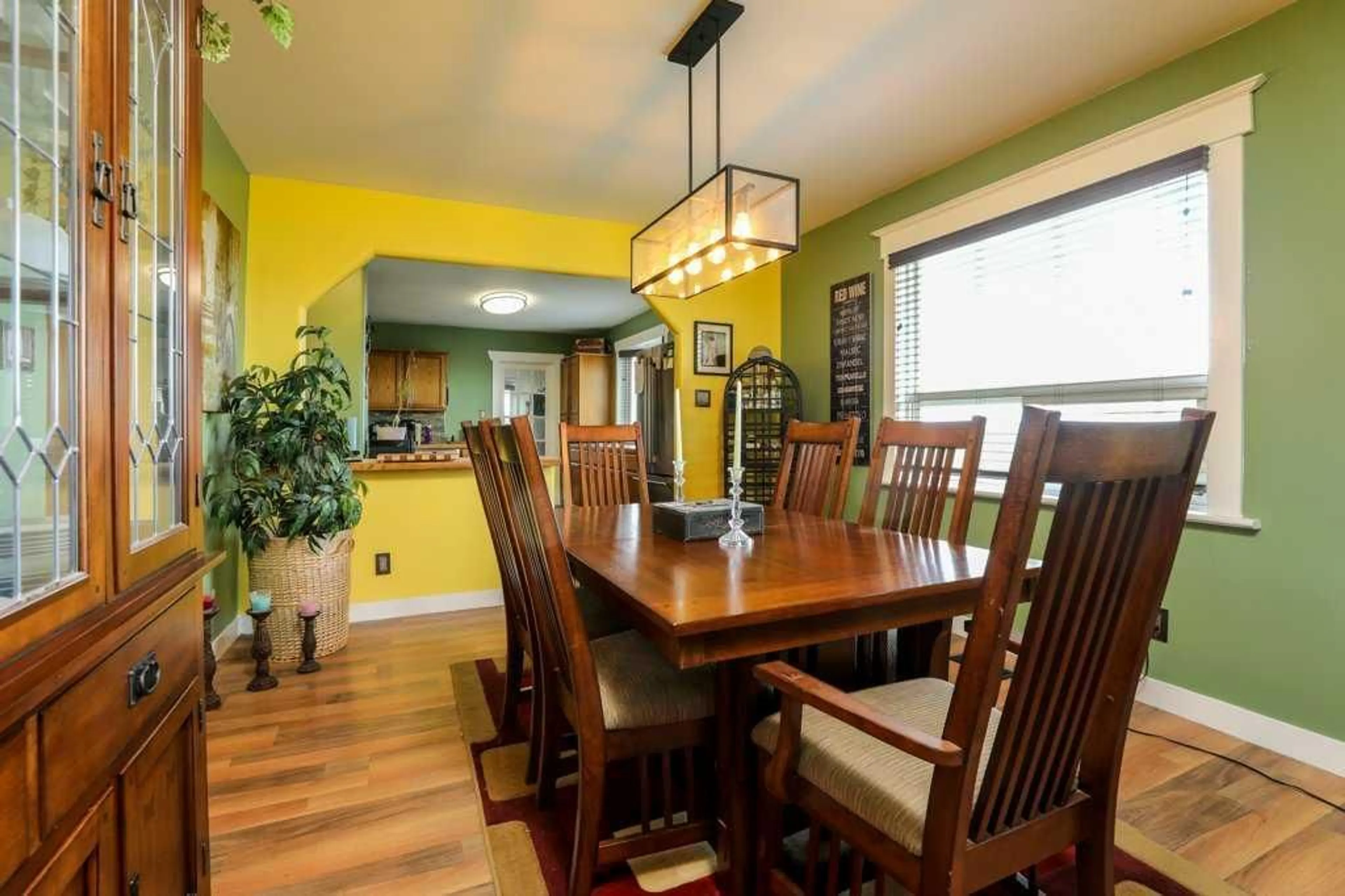 Dining room for 165041, Rural Warner No. 5, County of Alberta T0K2L0