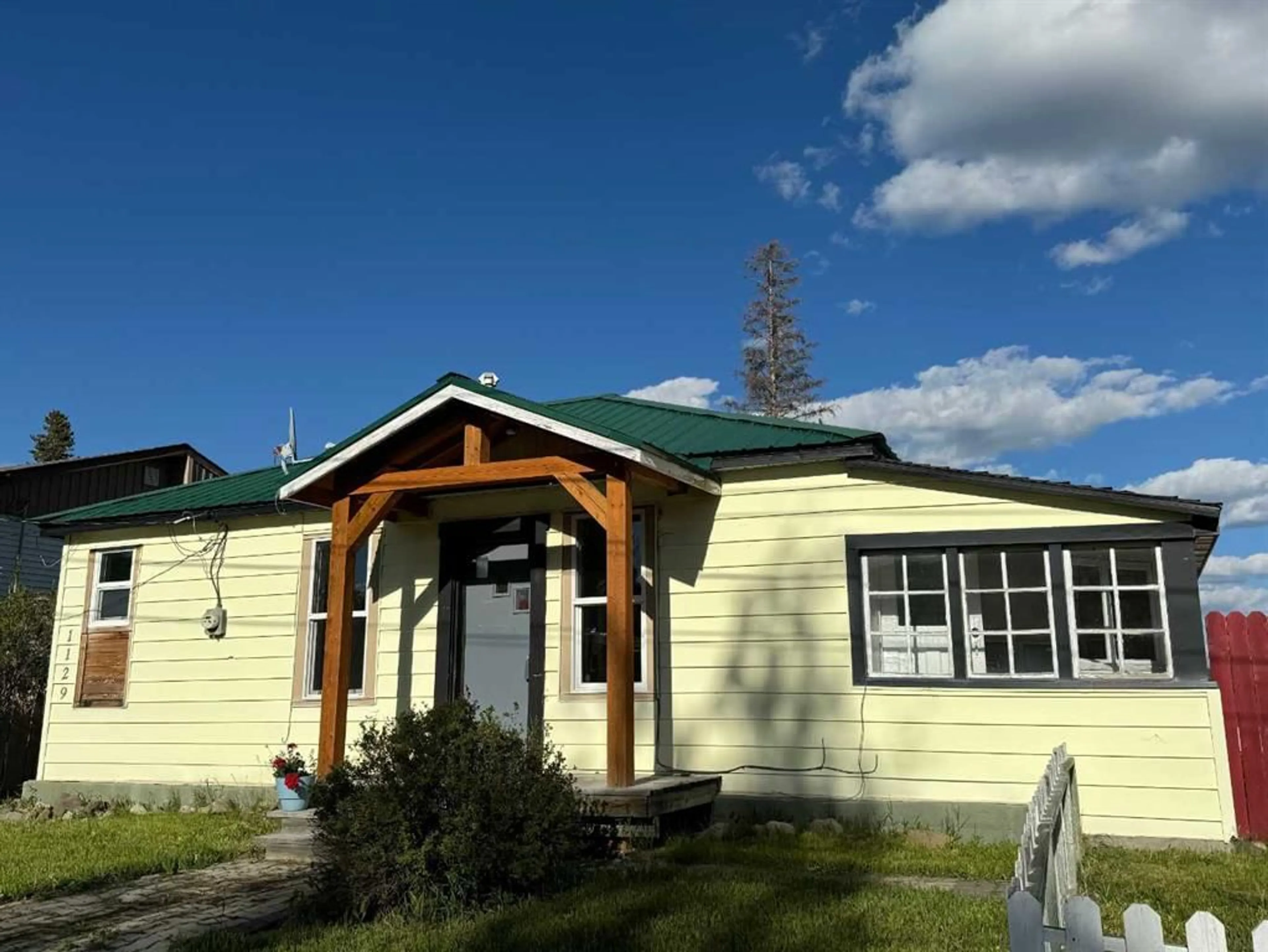 Cottage for 1129 Wentworth Ave, Pincher Creek Alberta T0K 1W0