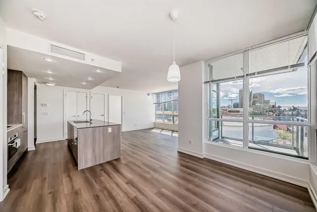 128 2 St #604, Calgary 4