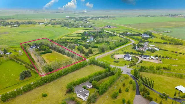 351 Shore Dr, Rural Rocky View County 2
