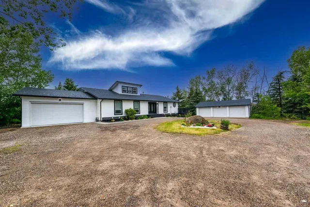 351 Shore Dr, Rural Rocky View County 3