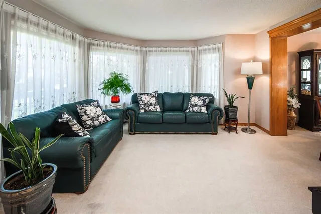 116 Hawkmount Hts, Calgary 3