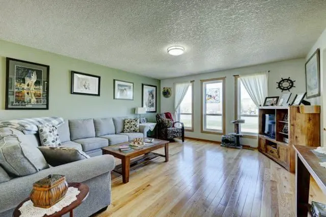 1345 4 Ave, Drumheller 2