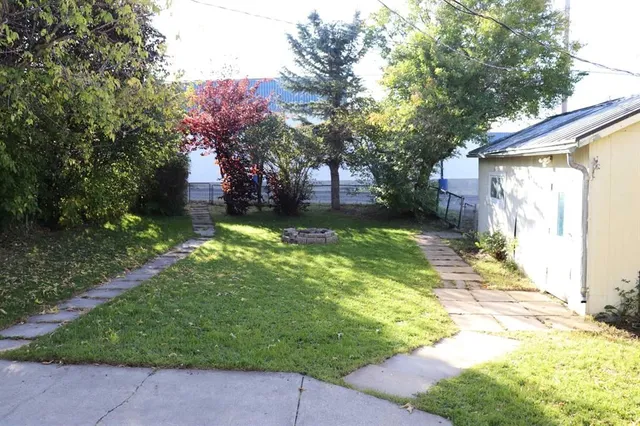 5021 6 Avenue, Edson 3