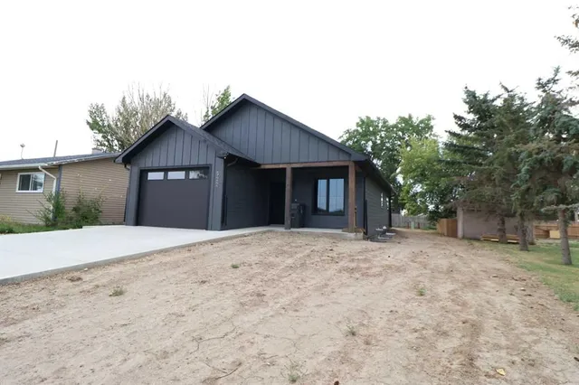 522 2 St, Grassy Lake 2