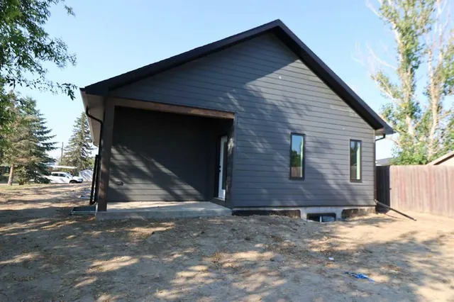 522 2 St, Grassy Lake 3