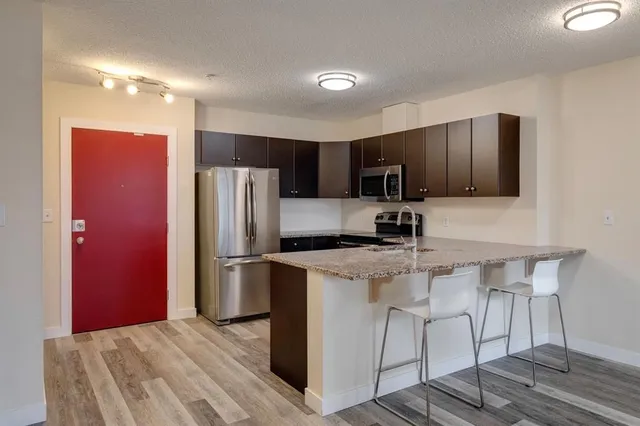 1053 10 St #312, Calgary 3