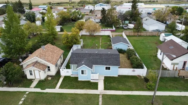 215 2 Ave, Hanna 2