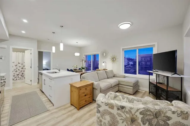 380 CANALS Cross, Airdrie 3