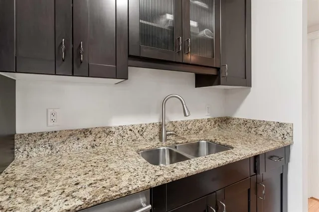733 14 Ave #701, Calgary 4