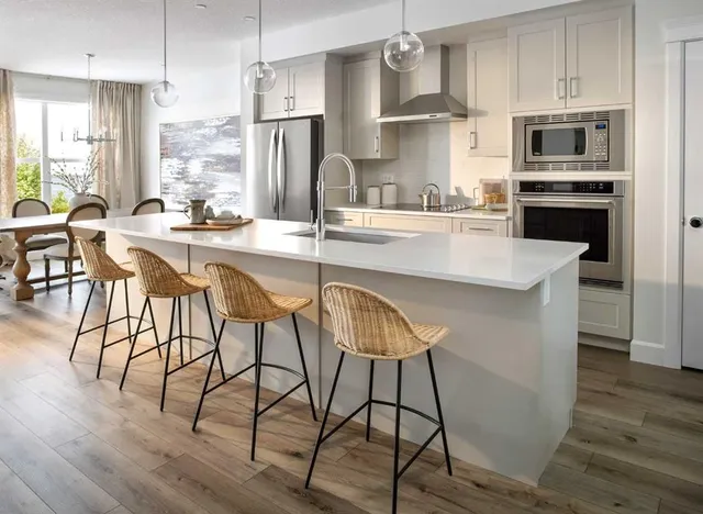 98 Hotchkiss Manor, Calgary