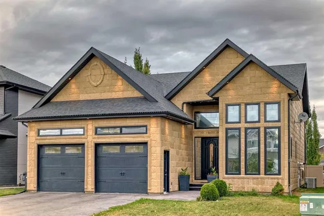 81 Regatta Way, Sylvan Lake 2