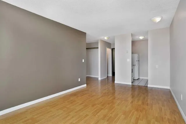 4820 47 Ave #109, Red Deer 5