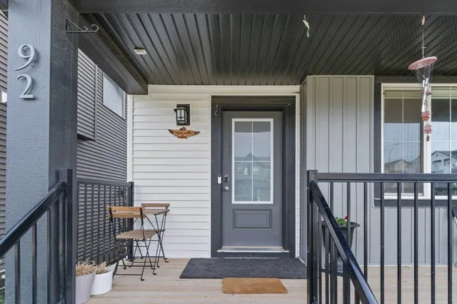 92 Edith Gate, Calgary 2
