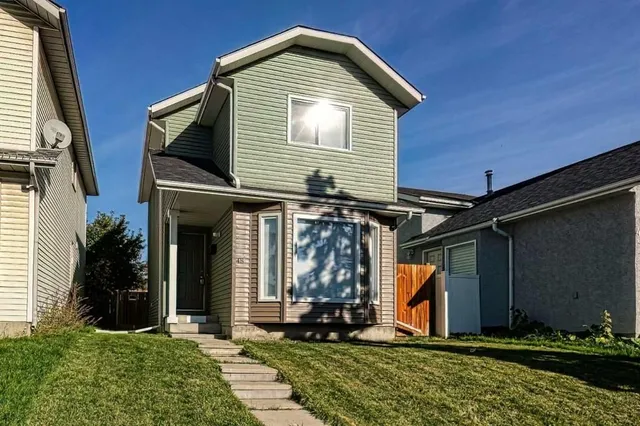 48 Dovercliffe Way, Calgary 3