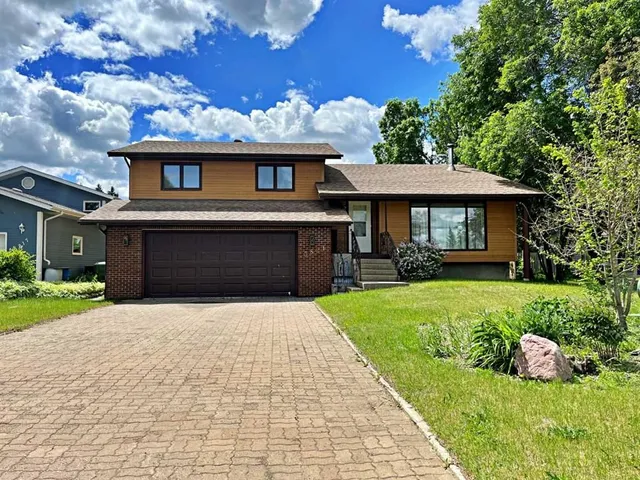 5821 52 Ave, Vermilion 2