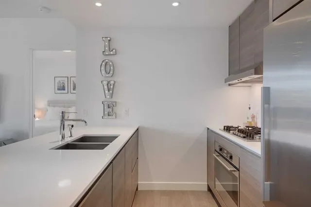 1501 6 St #304, Calgary 2