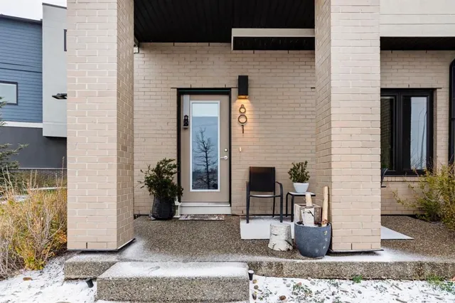 218 Sherwood Sq #801, Calgary 3