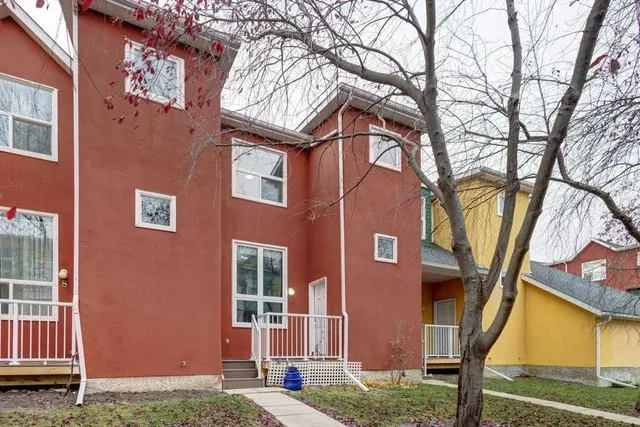 7 Westland Rd #9, Okotoks 2