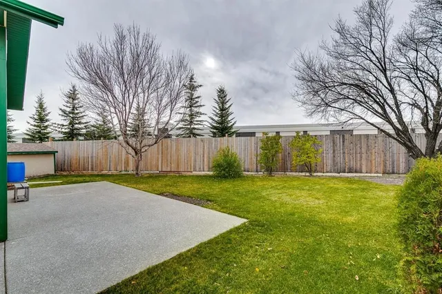 120 Willowbrook Close, Airdrie 3