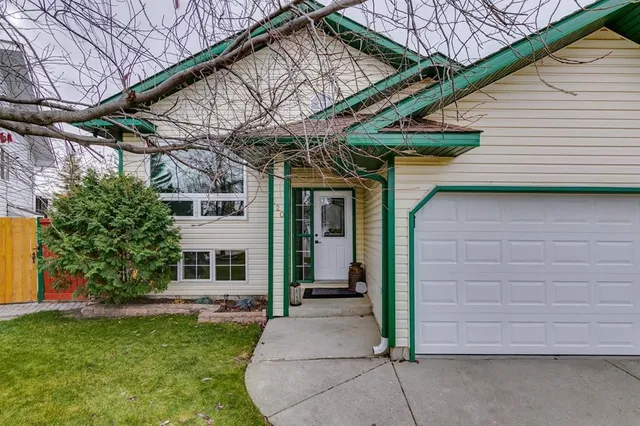120 Willowbrook Close, Airdrie 5