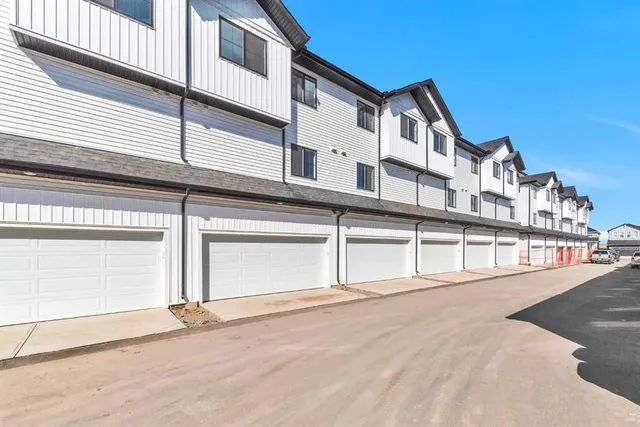 340 Ambleton St #102, Calgary 3