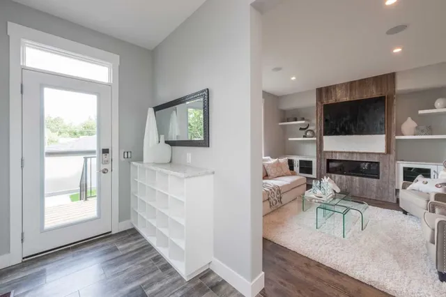 180 Lakewood Cir, Strathmore 5