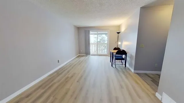 5952 45 Ave #A, Lacombe 4