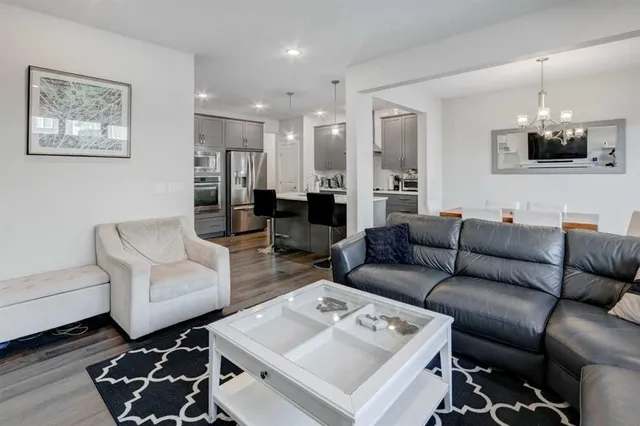 27 Bayview Cir, Airdrie 5