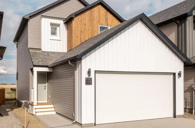 232 Blackwolf Pl, Lethbridge 2