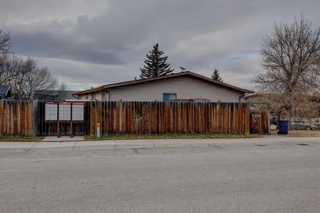 15 Glenpatrick Cres, Cochrane 2