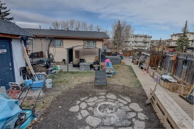 15 Glenpatrick Cres, Cochrane 4