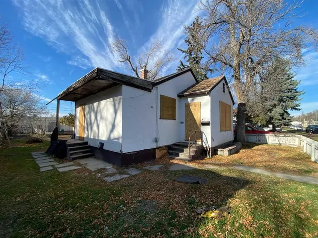 234 14 St, Lethbridge 2
