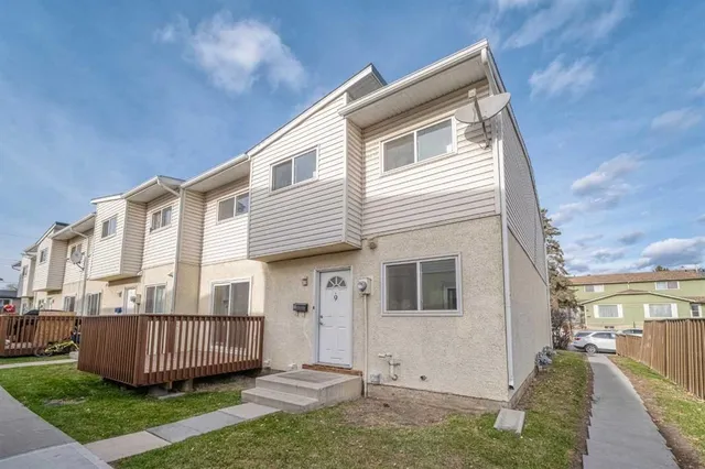 4515 7 Ave #9, Calgary 3