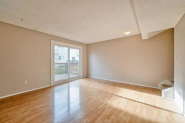 4515 7 Ave #9, Calgary 4