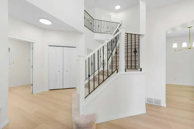 109 Mt Douglas Green, Calgary 5
