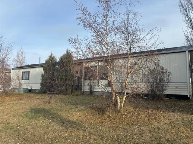 5501 50 St, Camrose 2