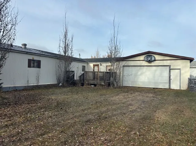 5501 50 St, Camrose 3