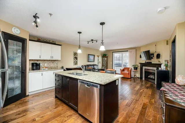 3515 49 Ave #102, Red Deer 3