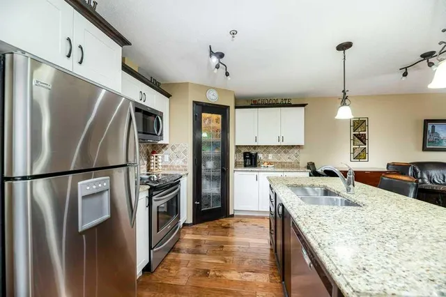 3515 49 Ave #102, Red Deer 4