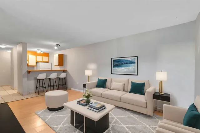 431 1 Ave #203, Calgary 4