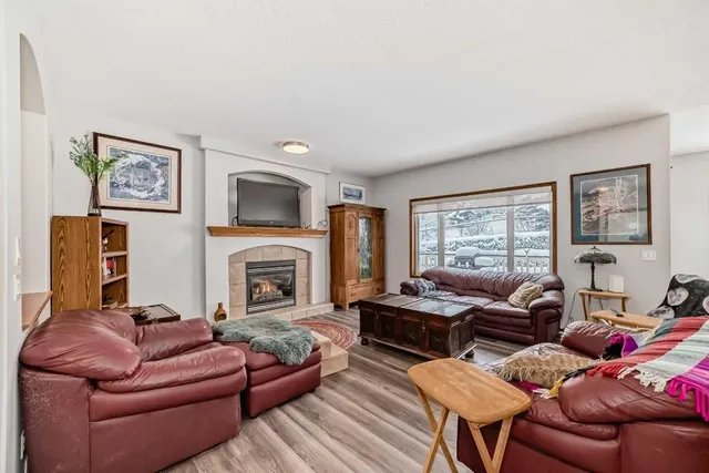 13 Bow Ridge Dr, Cochrane 3