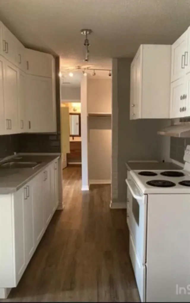 111 Charles Ave #208, Fort McMurray 3