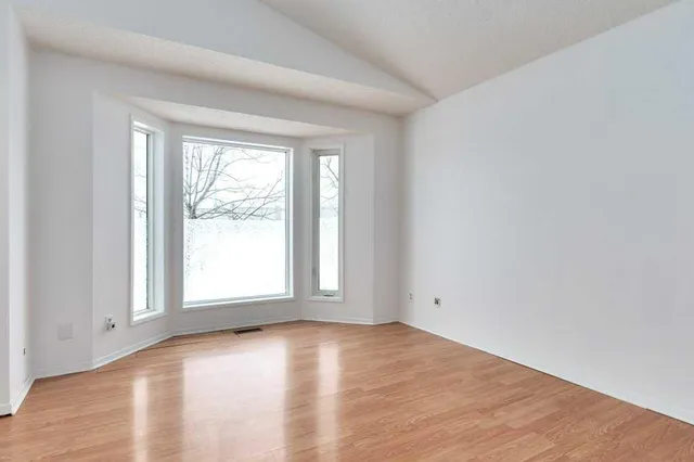 80 Rivercrest Cres, Calgary 4